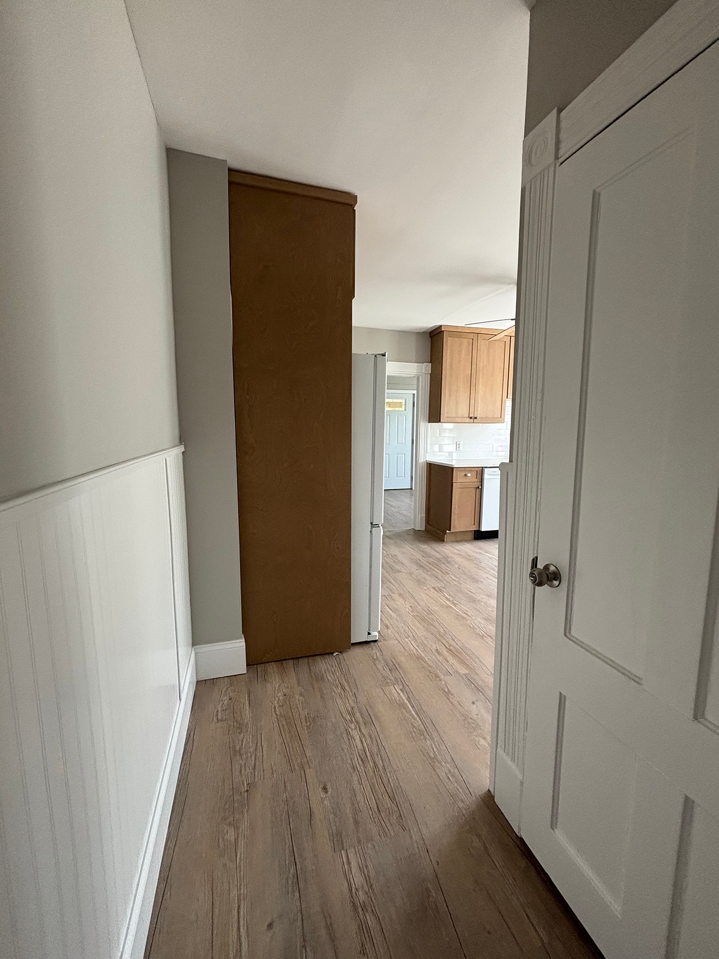 Living room to kitchen - 206 Echo Lake Rd