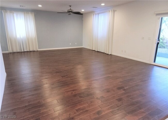 Building Photo - 10465 Saddle Mountain St