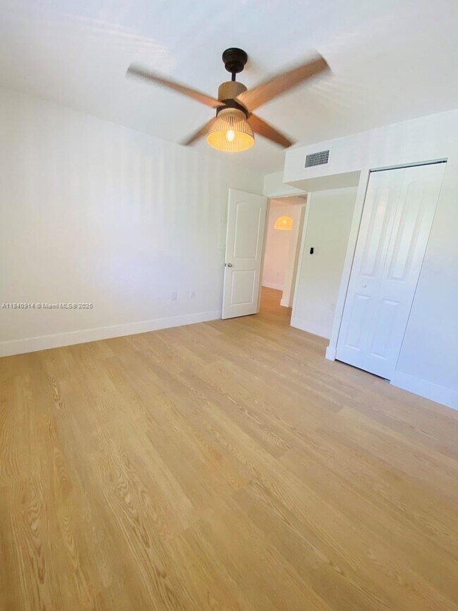 Building Photo - 10581 SW 155th Ct