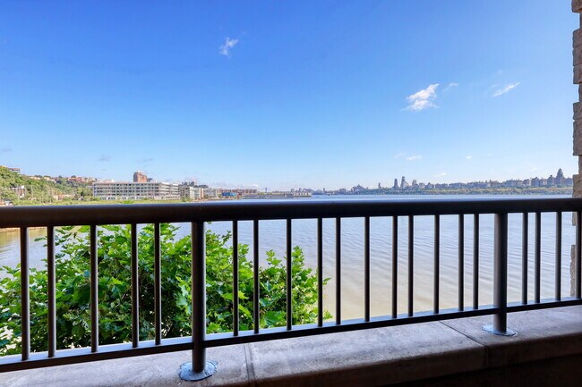 Building Photo - 8100 River Rd