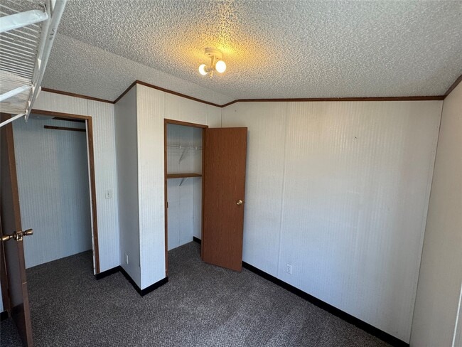 Building Photo - 600 E Melville Dr