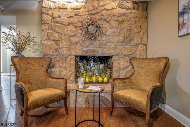 Building Photo - 36 Rocktown Hill Rd