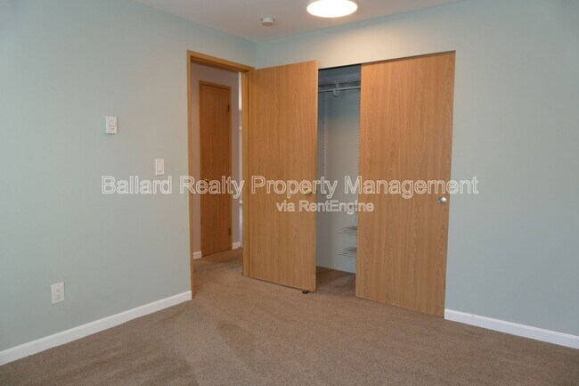 Building Photo - 7000 Cleopatra Pl NW