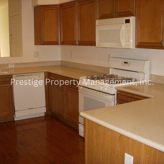 Building Photo - 346 E Calle Puente Lindo