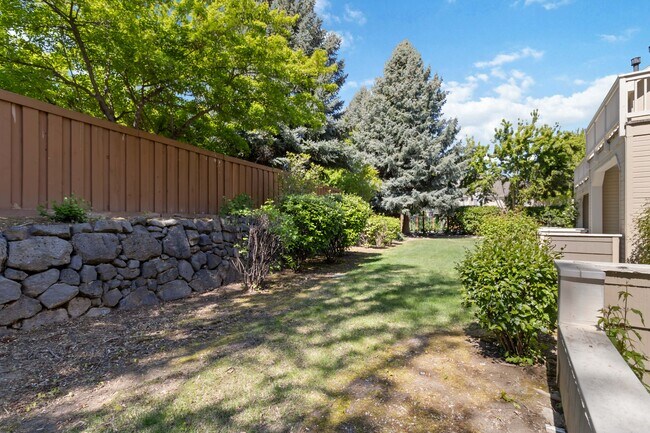 Building Photo - 5146 S Surprise Way