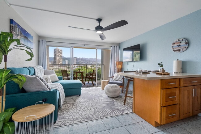 Building Photo - 2211 Ala Wai Blvd