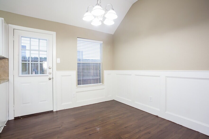 Building Photo - 13010 Maile Park Dr