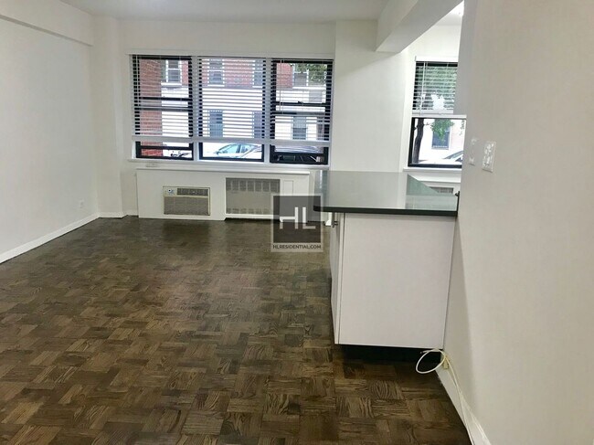 Building Photo - 20 Beekman Pl