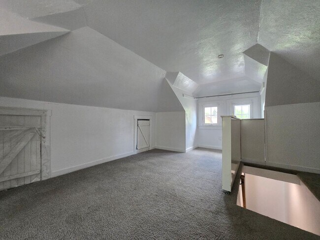 Building Photo - 2832 Rushland Dr