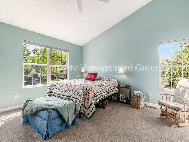 Building Photo - 5551 Ainsley Dr