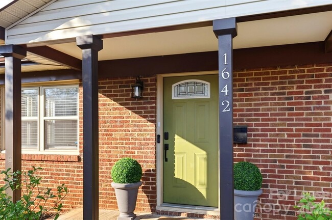 Building Photo - 1642 Washington Ave