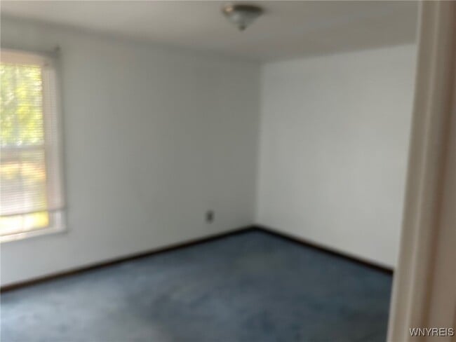 Building Photo - 80 Carriage Dr