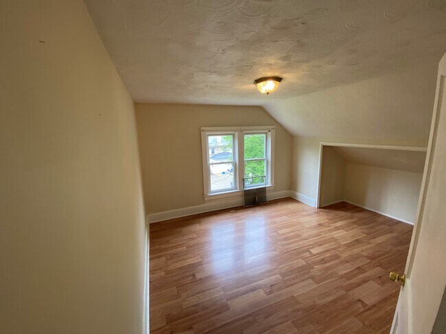 Building Photo - 1186 Greenwood Ave