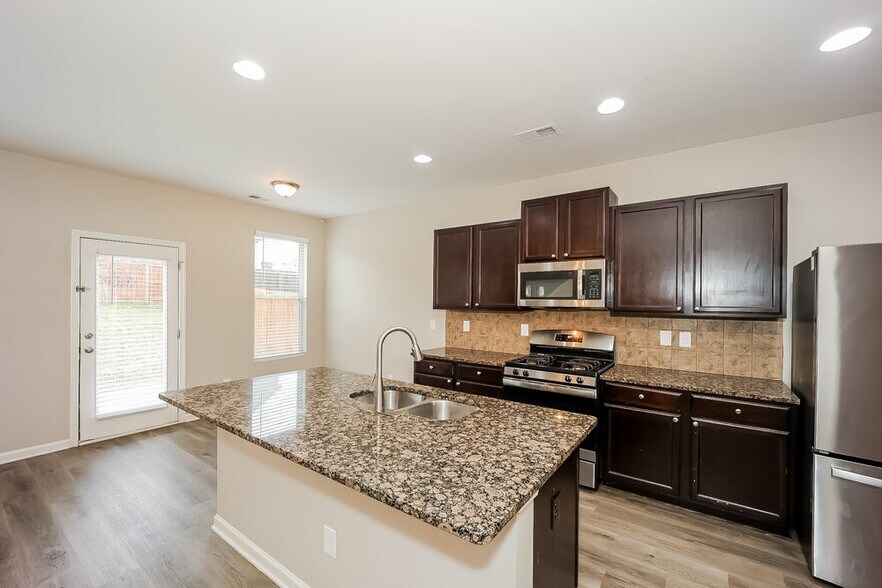 Building Photo - 5914 Grande River Rd