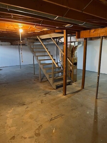 Building Photo - 1705 Cliff Ridge Ct