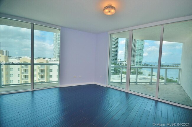 Building Photo - 480 NE 30th St