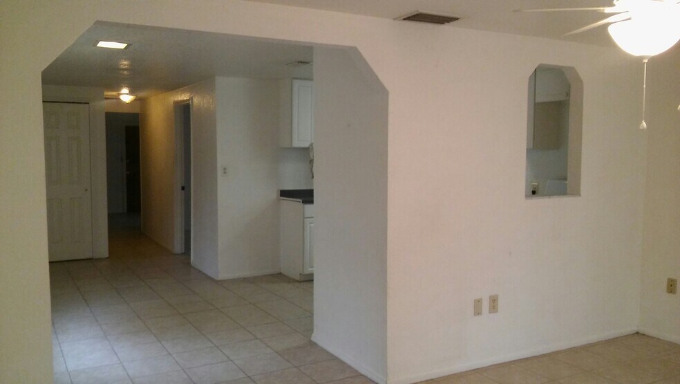 Hall - 1316 Sunset Point Rd