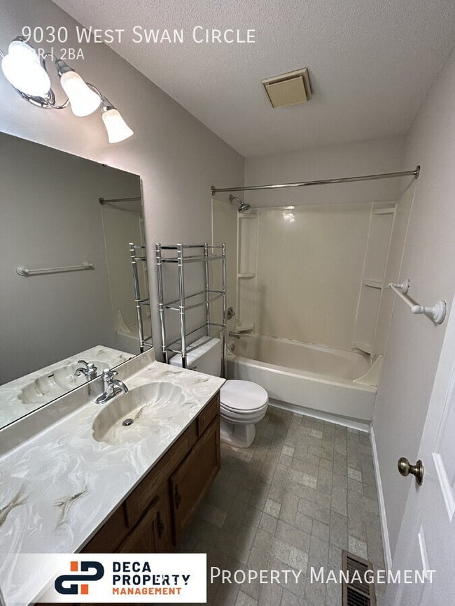 Building Photo - 9030 W Swan Cir