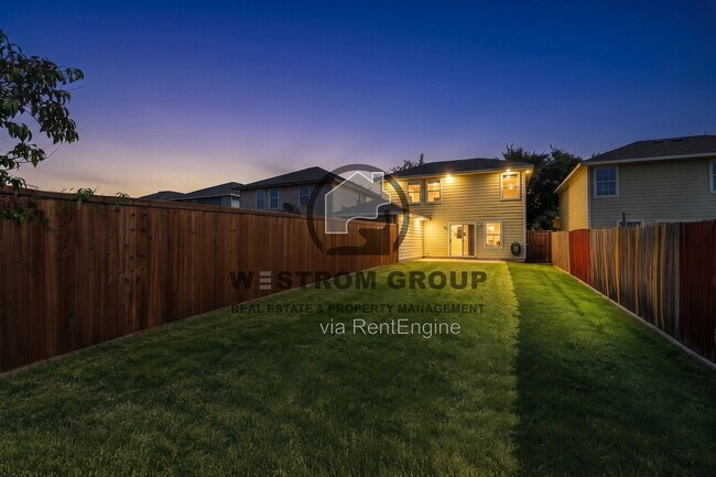 Building Photo - 7120 Planters Row Dr