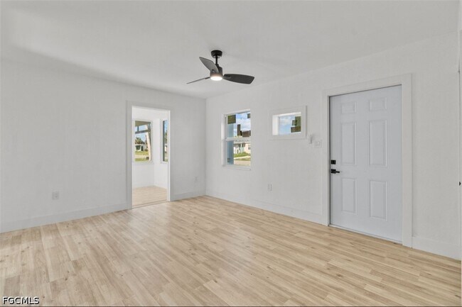 Building Photo - 2352 Ednor St