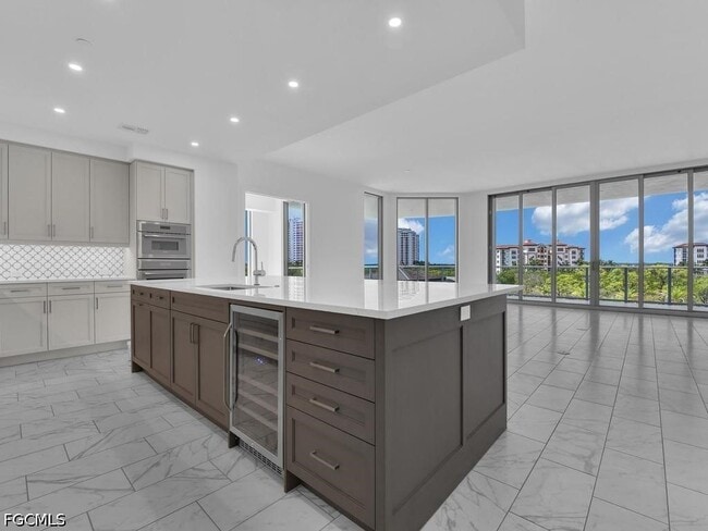 Building Photo - 4810 Pelican Colony Blvd