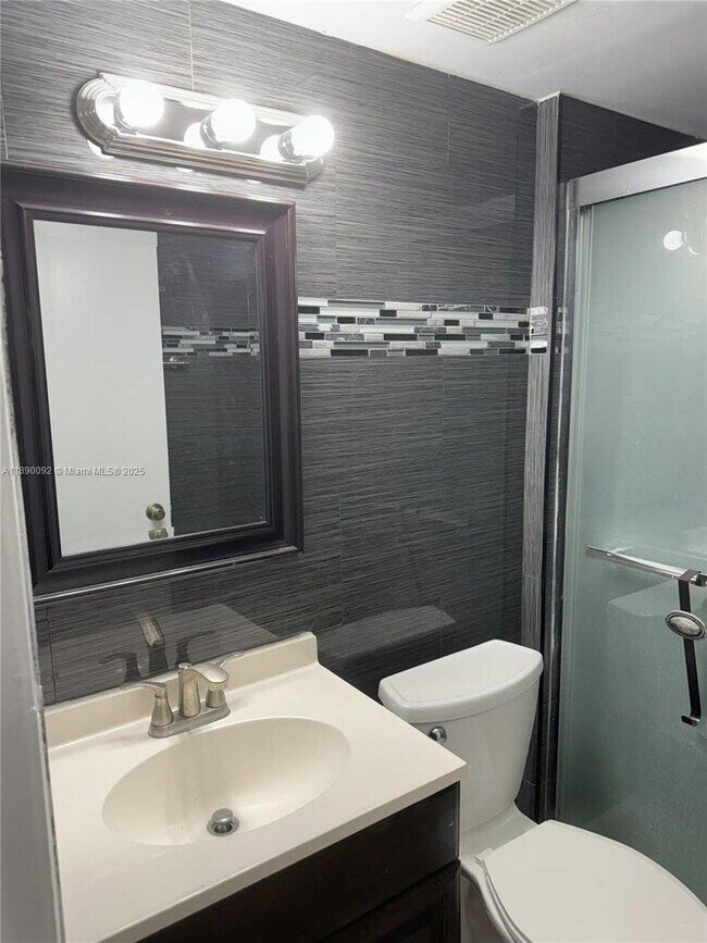 Building Photo - 9539 Boca Cove Cir