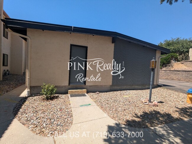 Building Photo - 1130 Fontmore Rd