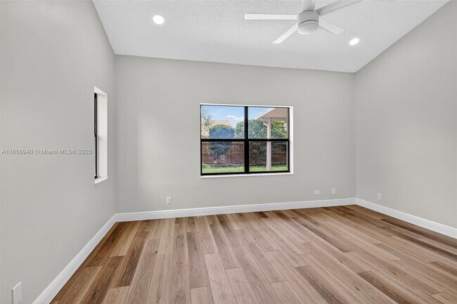 Building Photo - 9581 El Clair Ranch Rd