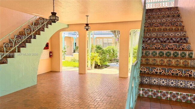 Building Photo - 736 13th St