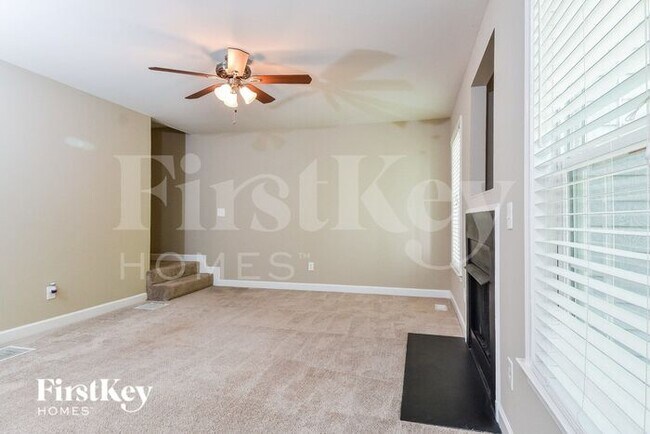 Building Photo - 5120 Springhouse Farm Rd