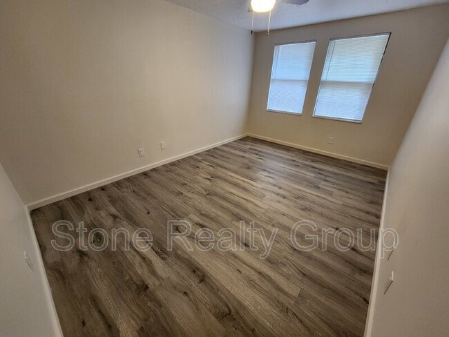 Building Photo - 368 White Oak Ln