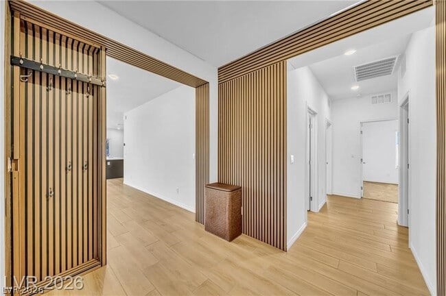 Building Photo - 2706 Song Pt Ave