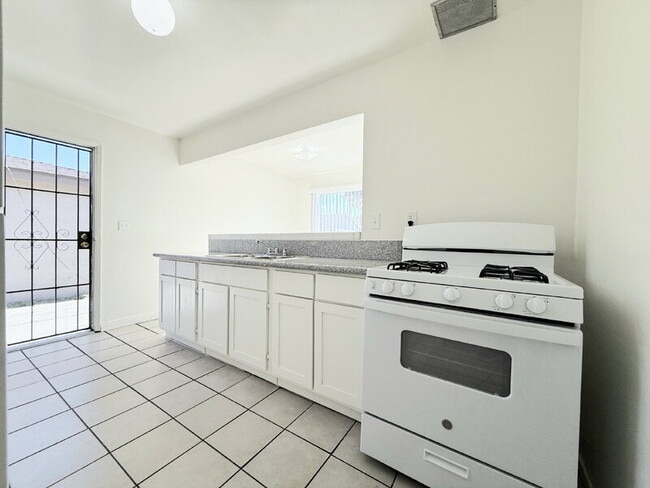 Building Photo - 14035 1/2 Orizaba Avenue