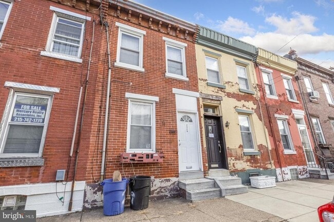 Building Photo - 2329 Almond St
