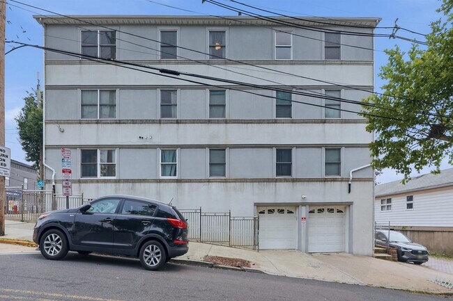 Building Photo - 81 Nelson Ave