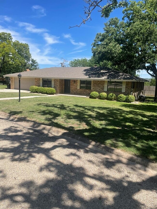 Primary Photo - 111 Wild Timber Dr