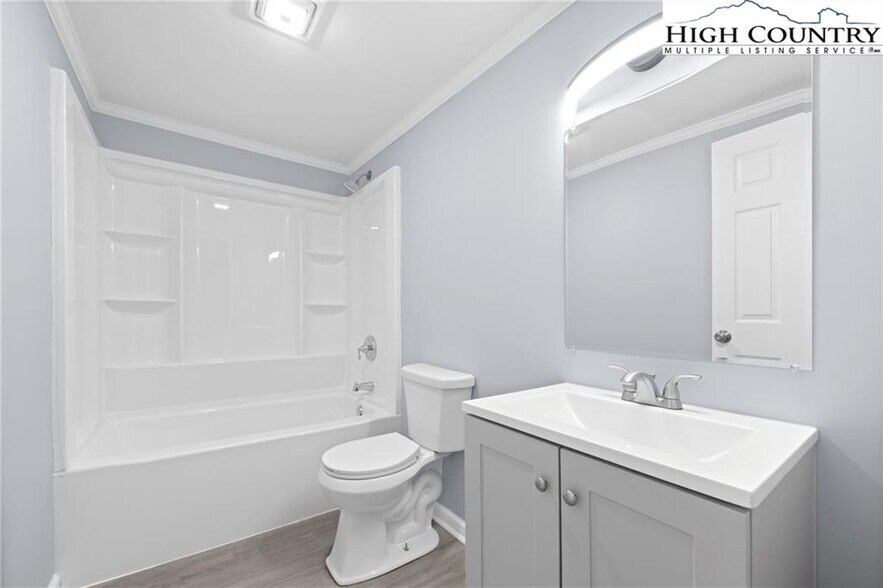 Building Photo - 1175 Bamboo Rd