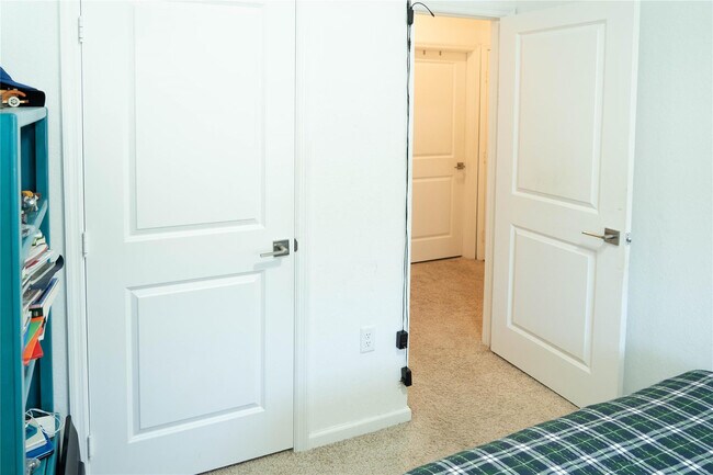 Building Photo - 1176 SW 7th Ct