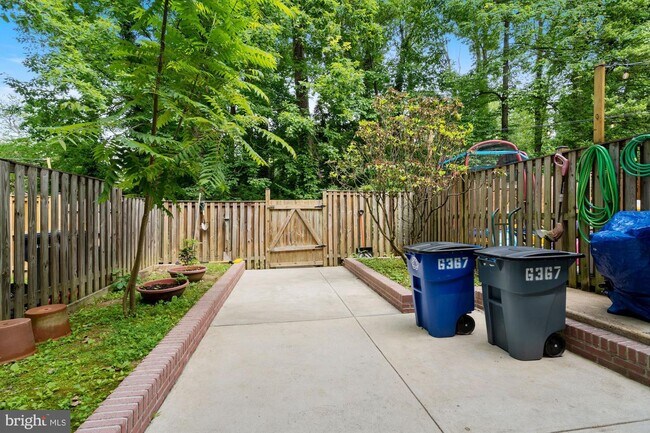 Building Photo - 6367 Buffie Ct