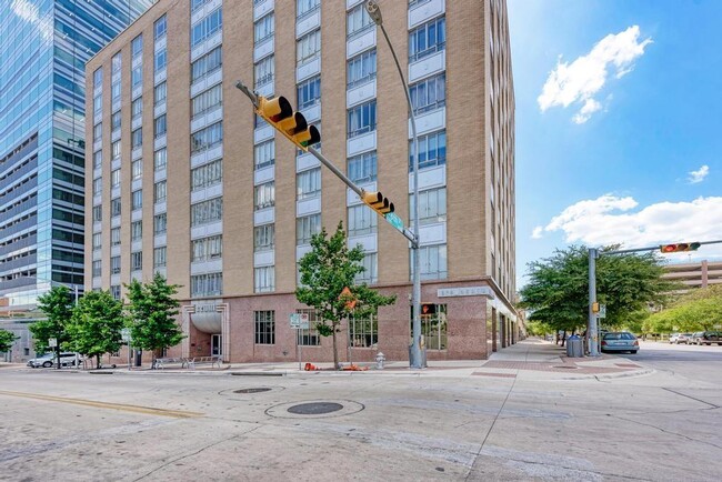Building Photo - 710 Colorado St
