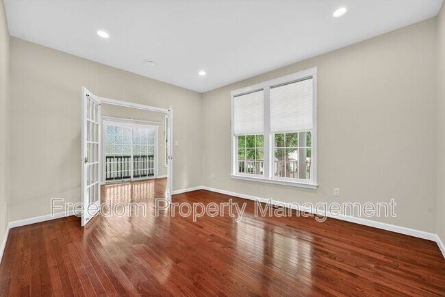 Building Photo - 8513 Thomas Dr