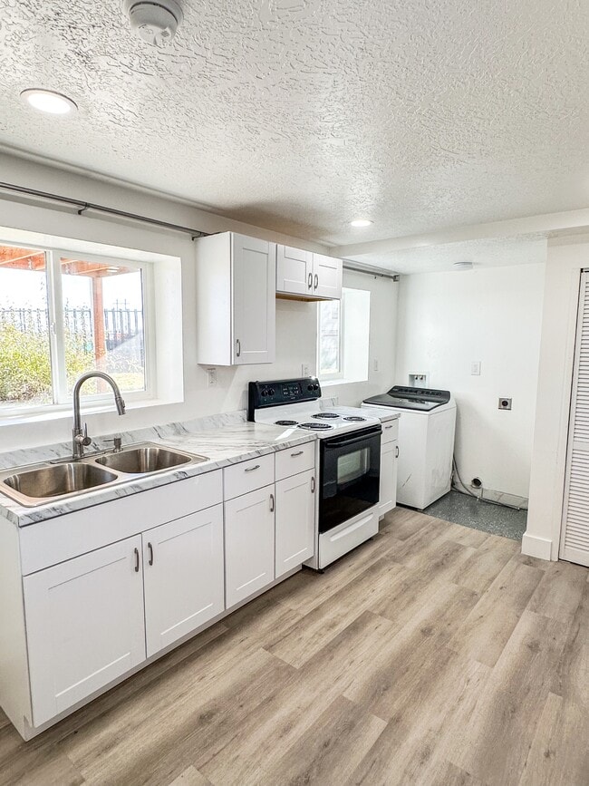 Building Photo - 5699 S Copper City Dr