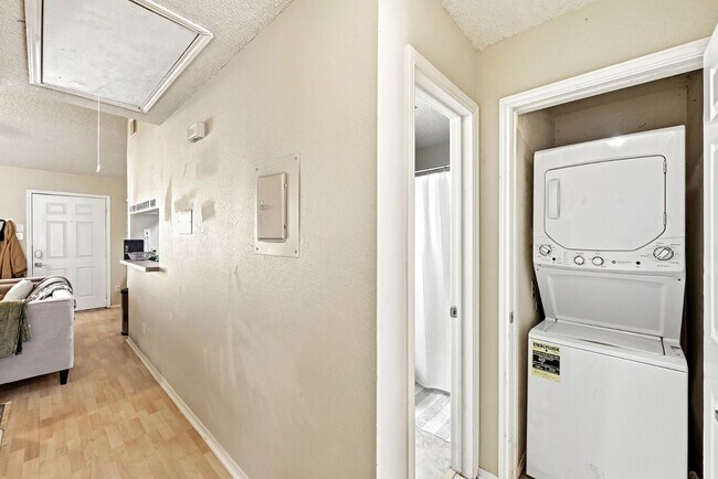 Building Photo - 2706 Salado St