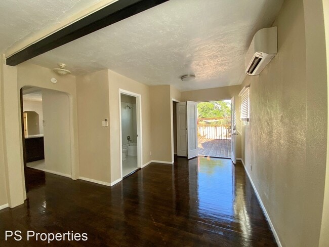 Building Photo - 2 br, 2 bath House - 2731 Santa Cruz Ave SE