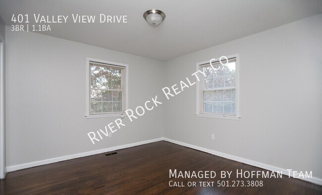 Building Photo - 401 Valley View Dr