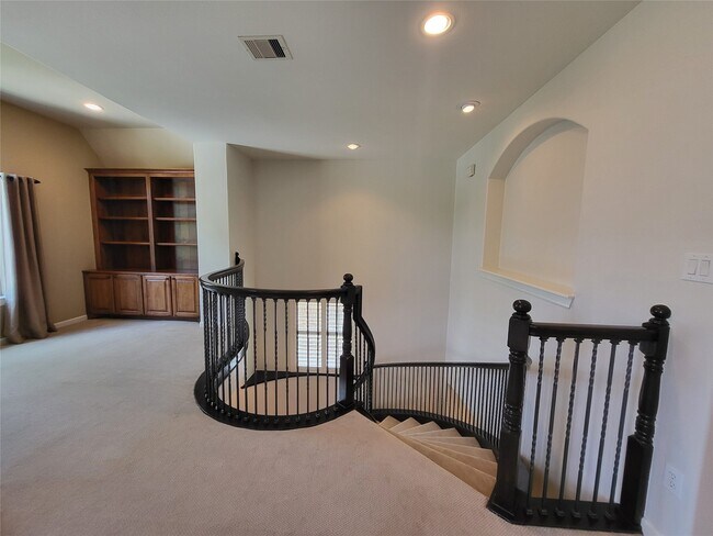 Building Photo - 8811 Van Allen Dr
