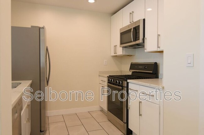 Building Photo - 1401 Jackson St