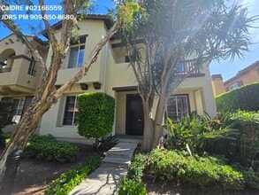 Building Photo - Irvine 4 Bedroom Home