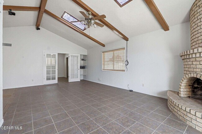 Building Photo - 10720 Sugarland Dr