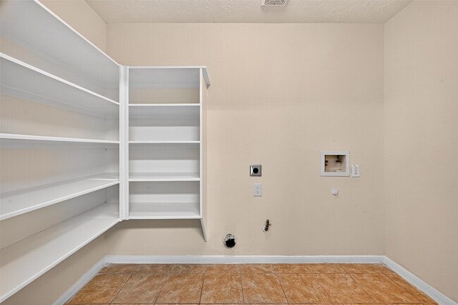 Building Photo - 4031 Clayton Bend Ct